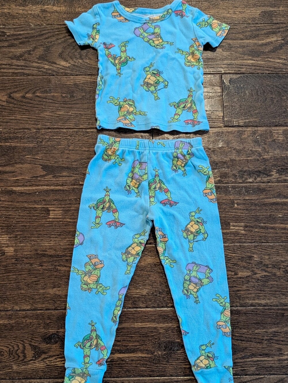 Nickelodeon Teenage Mutant Ninja Turtles Pajama Set Short Sleeves and Pants